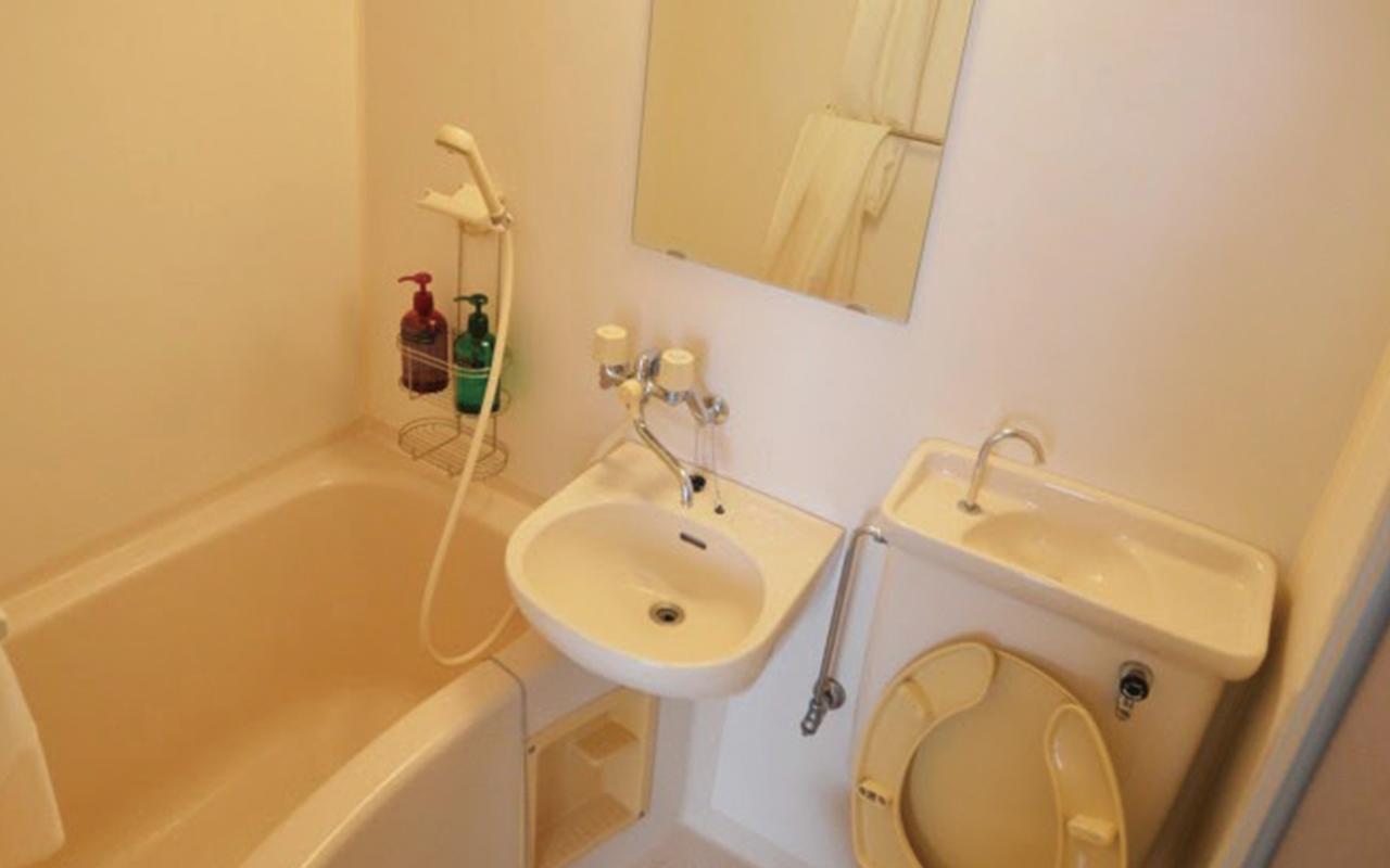 Guest House Hokorobi Fukuoka  Bagian luar foto