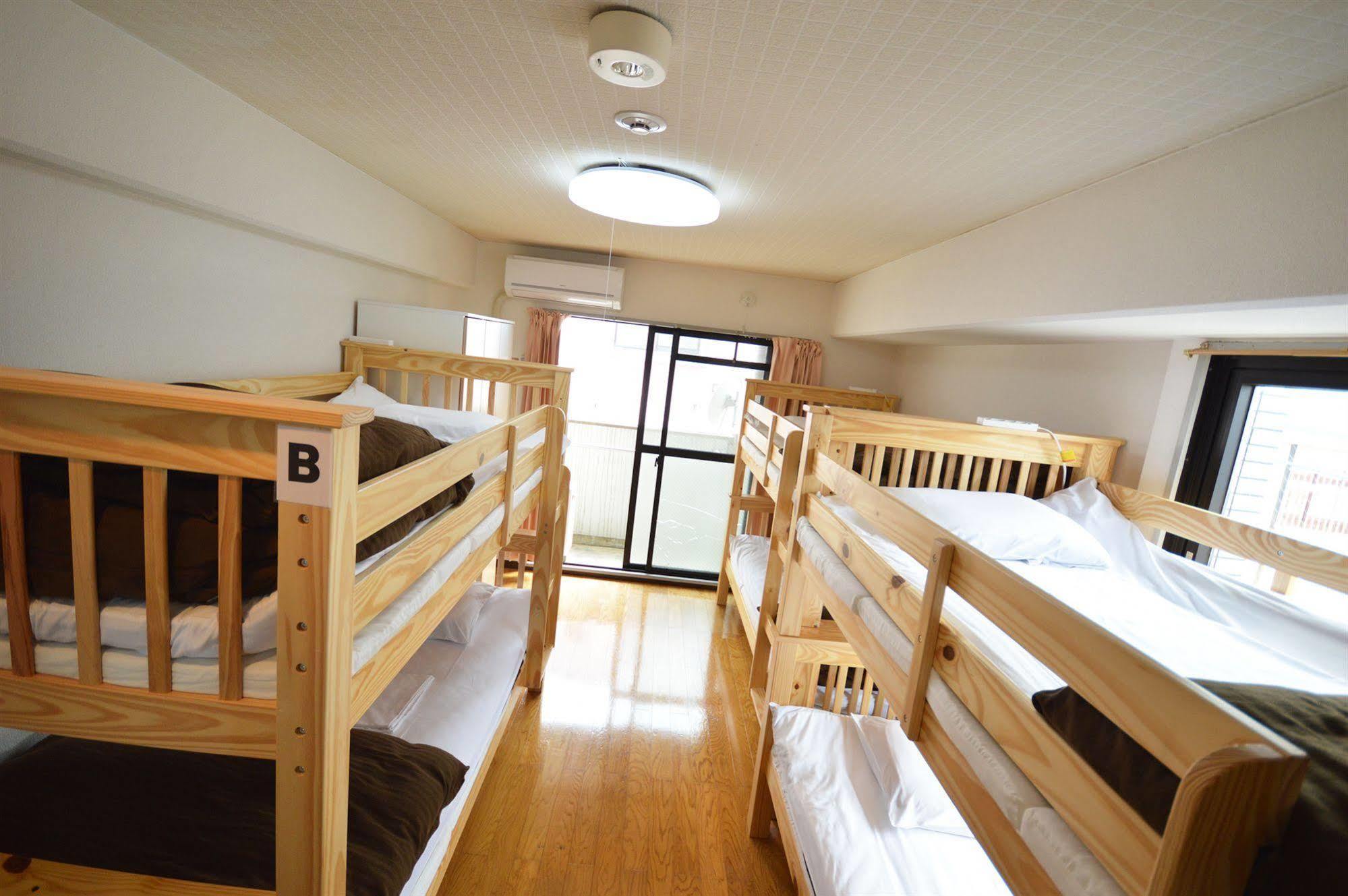 Guest House Hokorobi Fukuoka  Bagian luar foto
