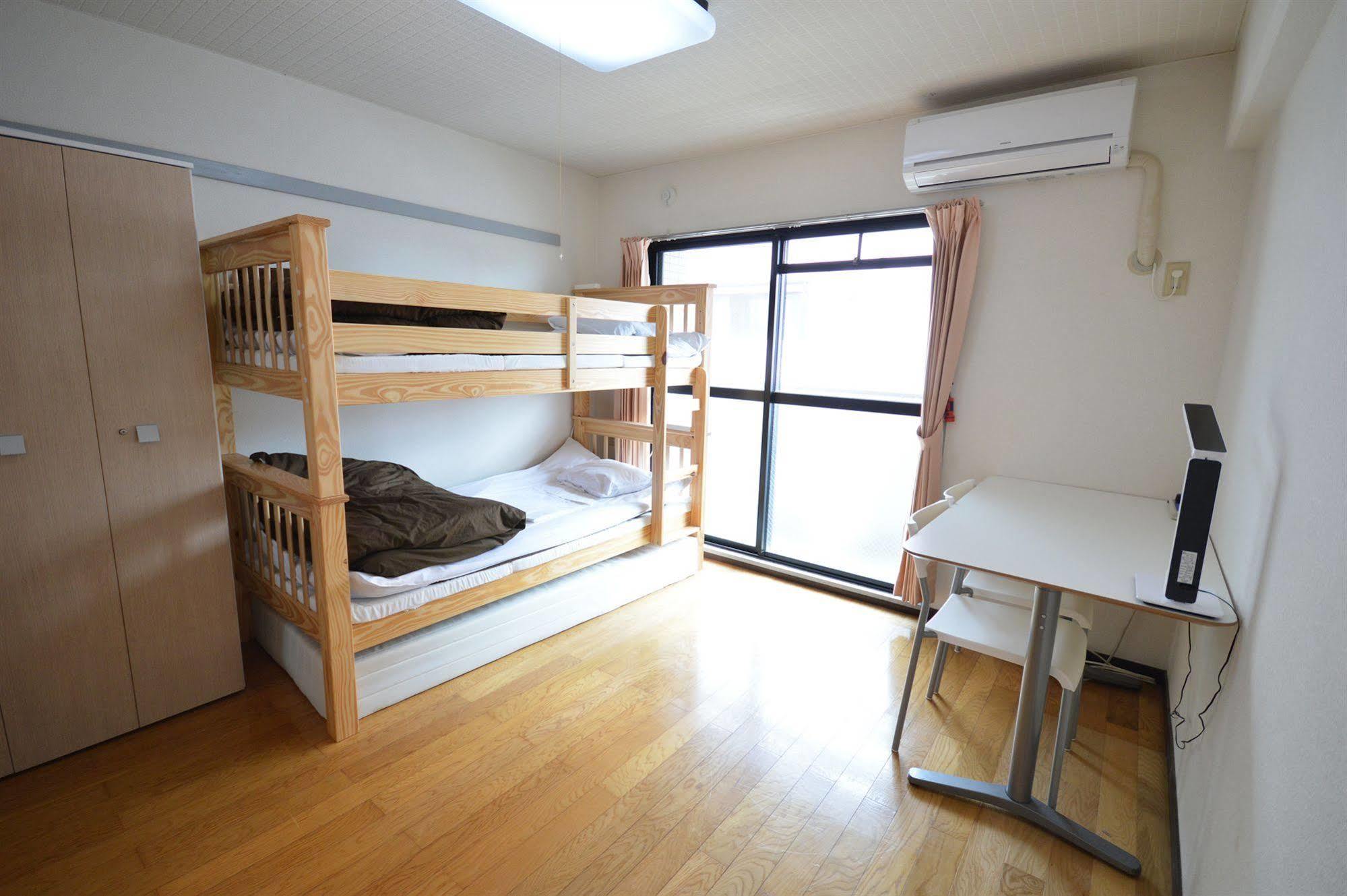 Guest House Hokorobi Fukuoka  Bagian luar foto