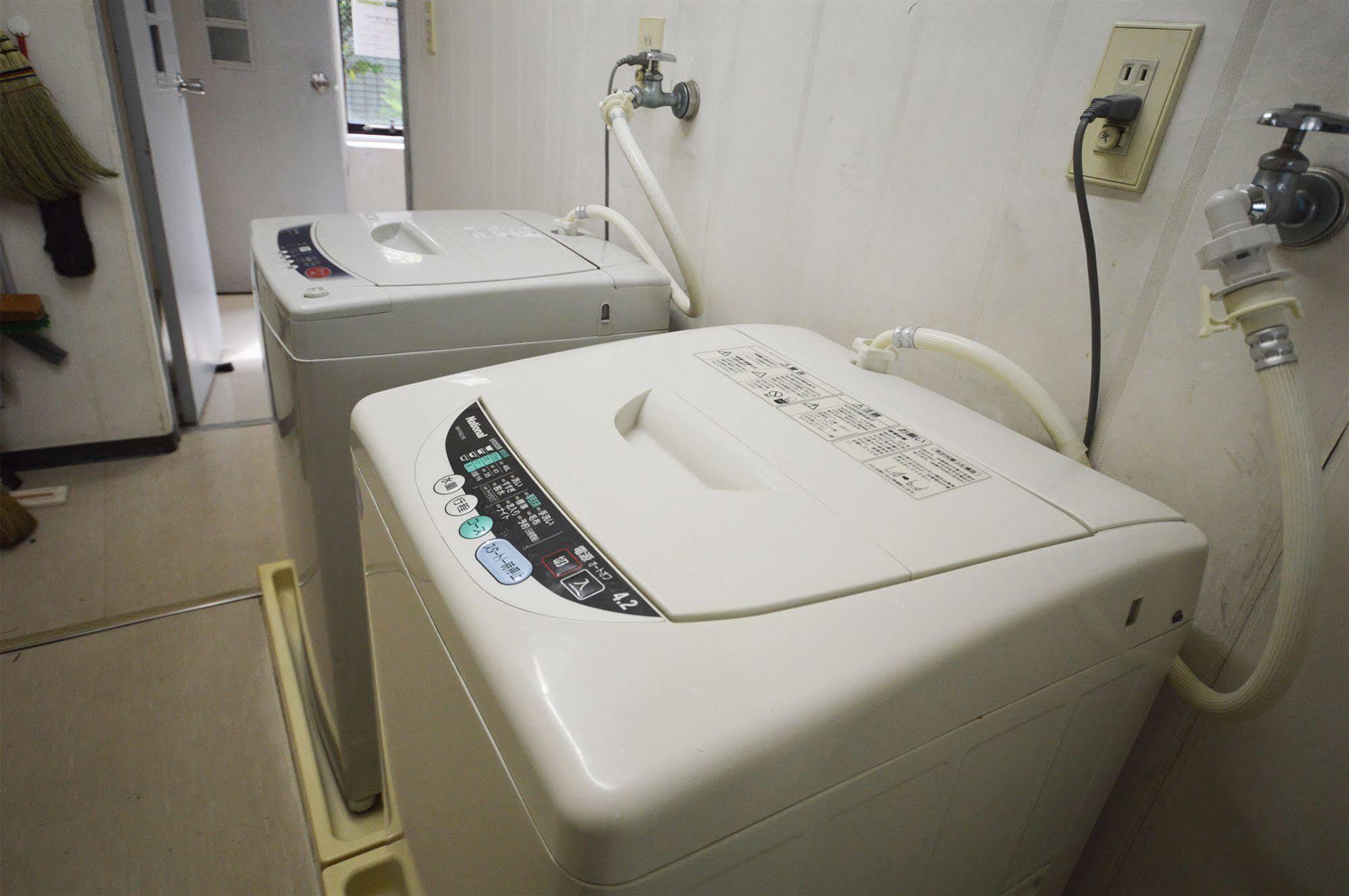 Guest House Hokorobi Fukuoka  Bagian luar foto